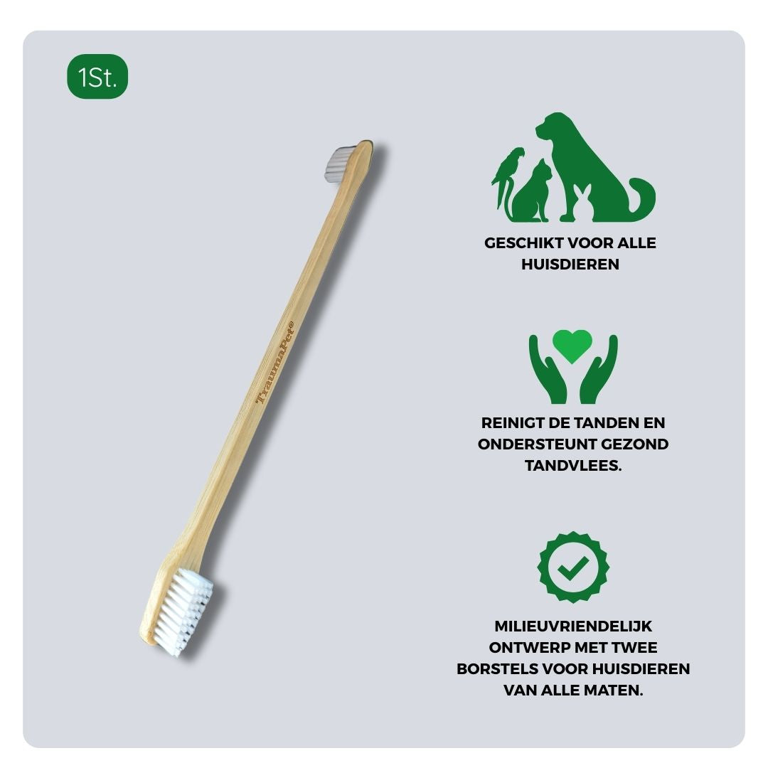 Overzicht van materiaal en toepassing van de TraumaPet Bamboe Dubbelzijdige Tandenborstel. Gemaakt van bamboe met zachte borstelharen, geschikt voor het verwijderen van tandplak en het ondersteunen van gezond tandvlees bij hond en kat.