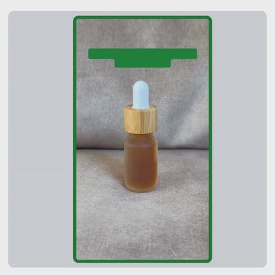 Video met uitleg over het gebruik van de TraumaPet pipet, pipet vullen, oordruppels nauwkeurig toedienen en het oor zacht masseren.