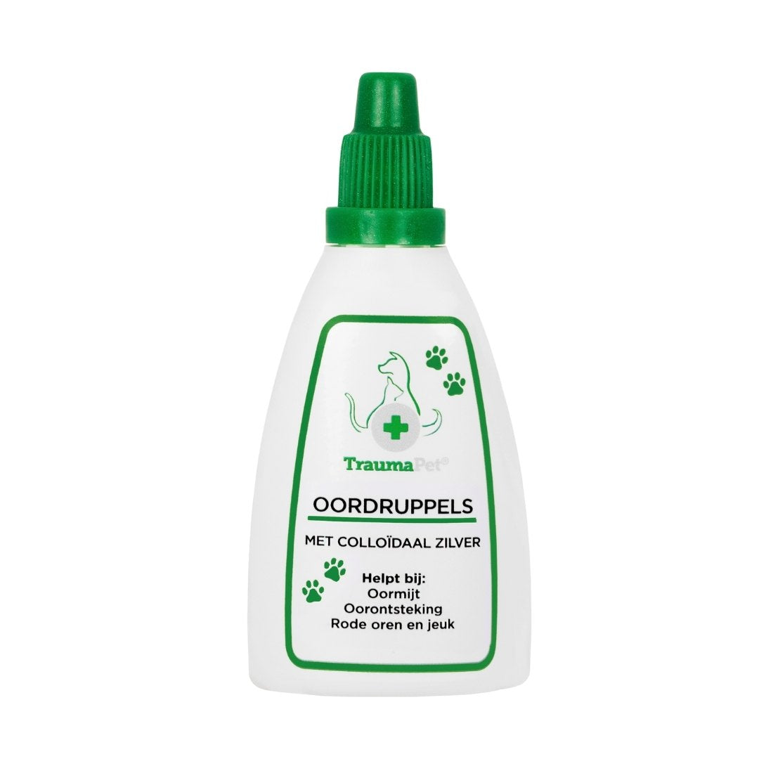 Hond en kat met gezonde oren na gebruik van TraumaPet Oordruppels met colloïdaal zilver, geschikt voor alle huisdieren en zacht voor gevoelige oren.