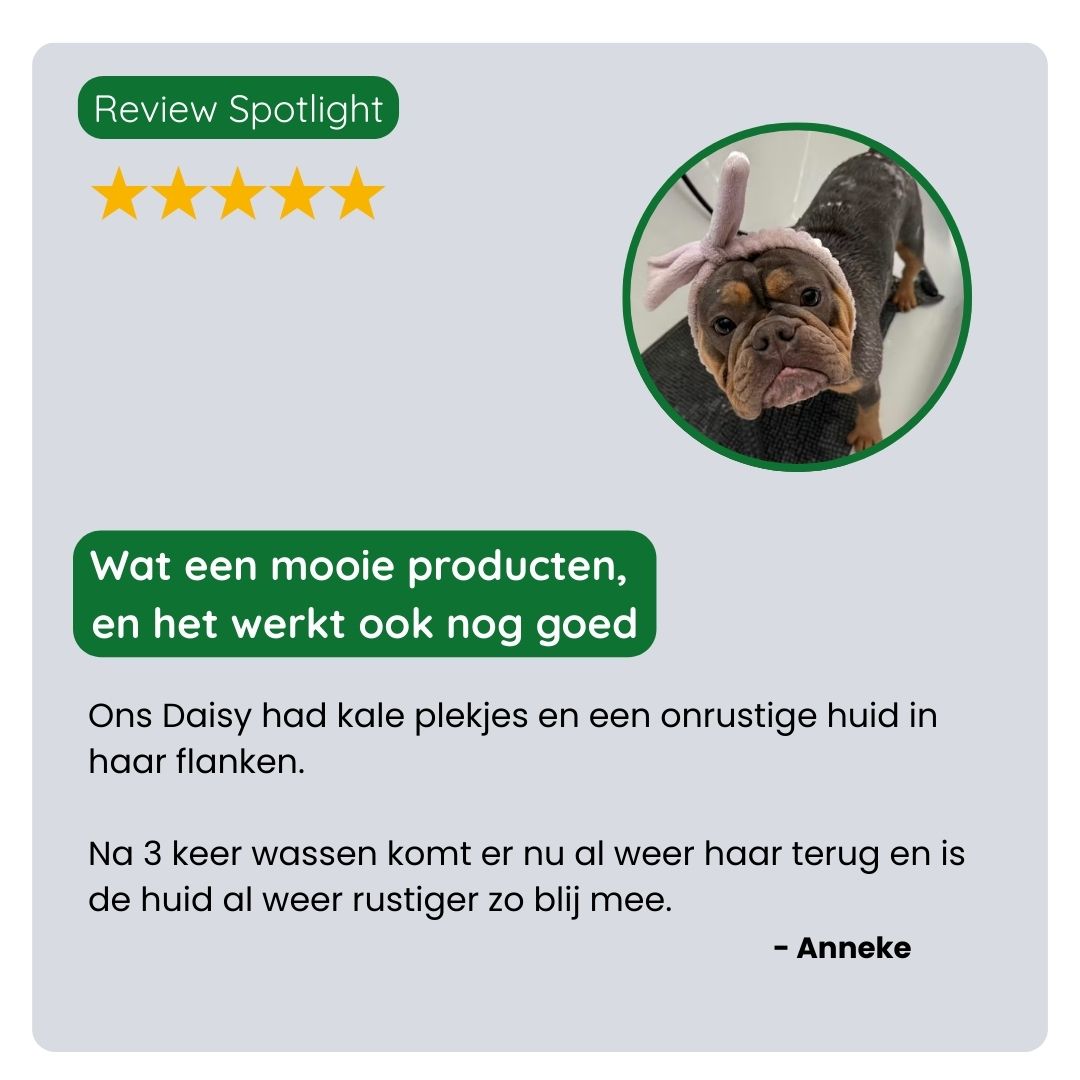 Klant deelt positieve ervaring met de TraumaPet Vachtverzorging Set: minder verharen, frissere vacht en zichtbaar meer comfort bij hun huisdier.